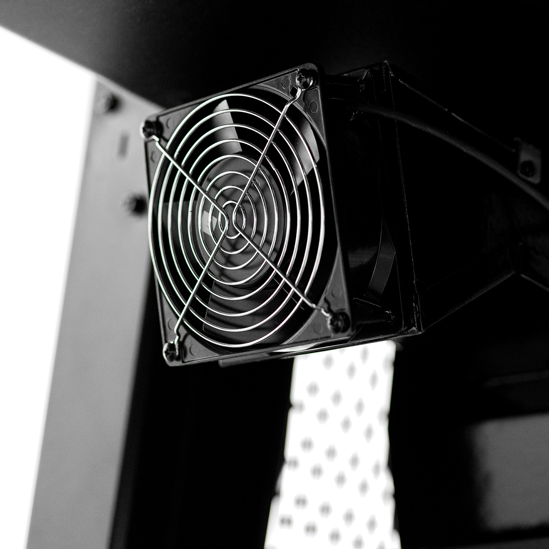 materbuiltgravityxtfanMB20043024